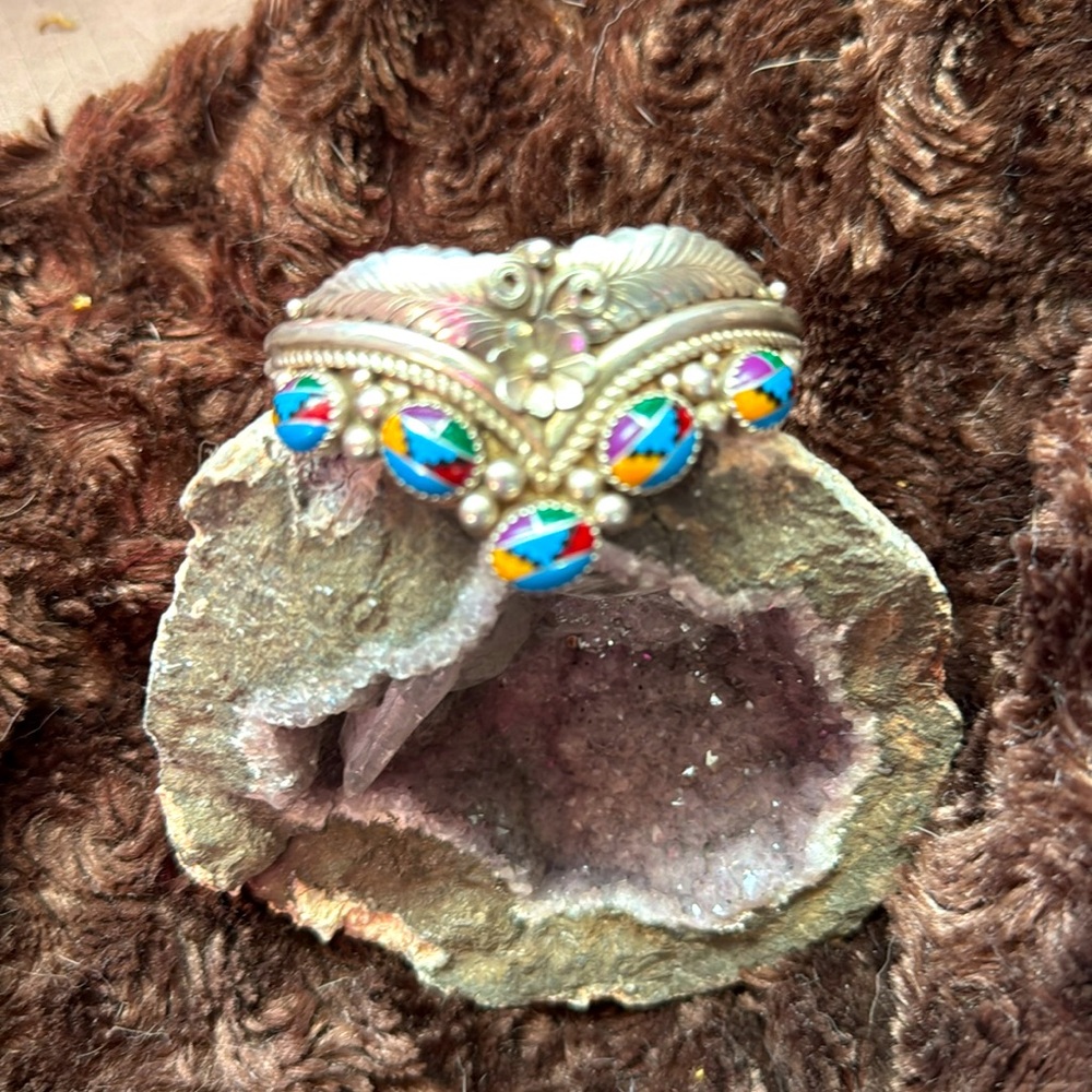 NATIVE AMERICAN STERLING SILVER SWEATER BRACELET